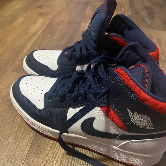 Navy blue and Red Air Jordan’s - Picture 2 of 8